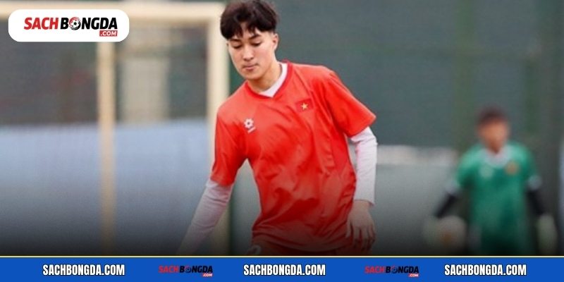 Cầu thủ Việt kiều U17 với tên gọi Mai Công Thành