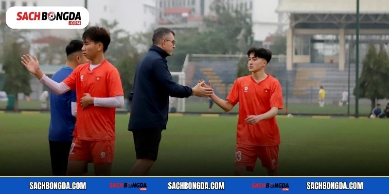 Cầu thủ Việt kiều và kỹ năng săn bàn tốt