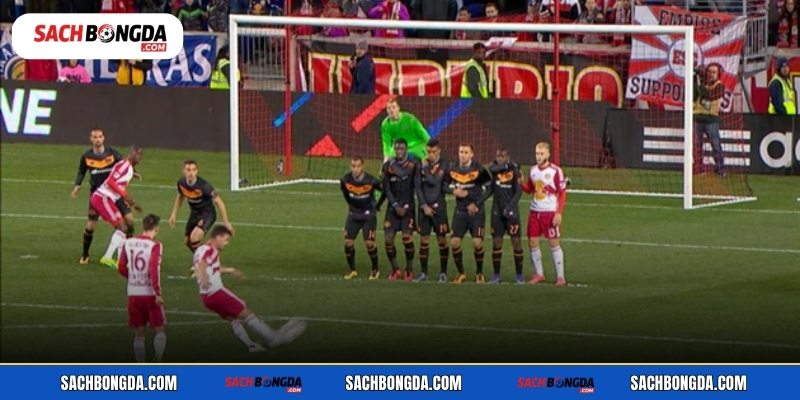 Công nghệ sơn xịt tự hủy của trọng tài