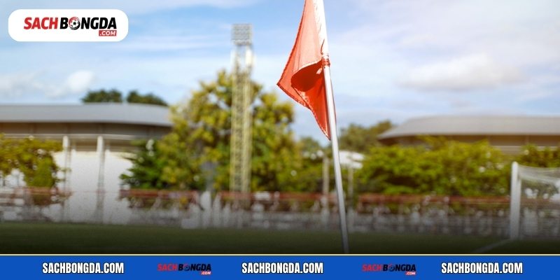 Vai trò các cột cờ góc với trọng tài