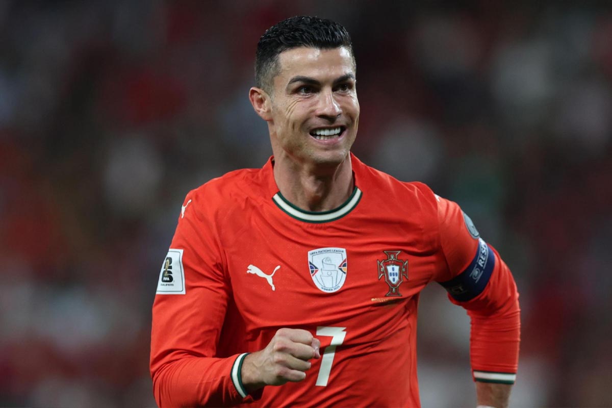 Cristiano Ronaldo với ngoại hình nam tính và phong cách tự tin