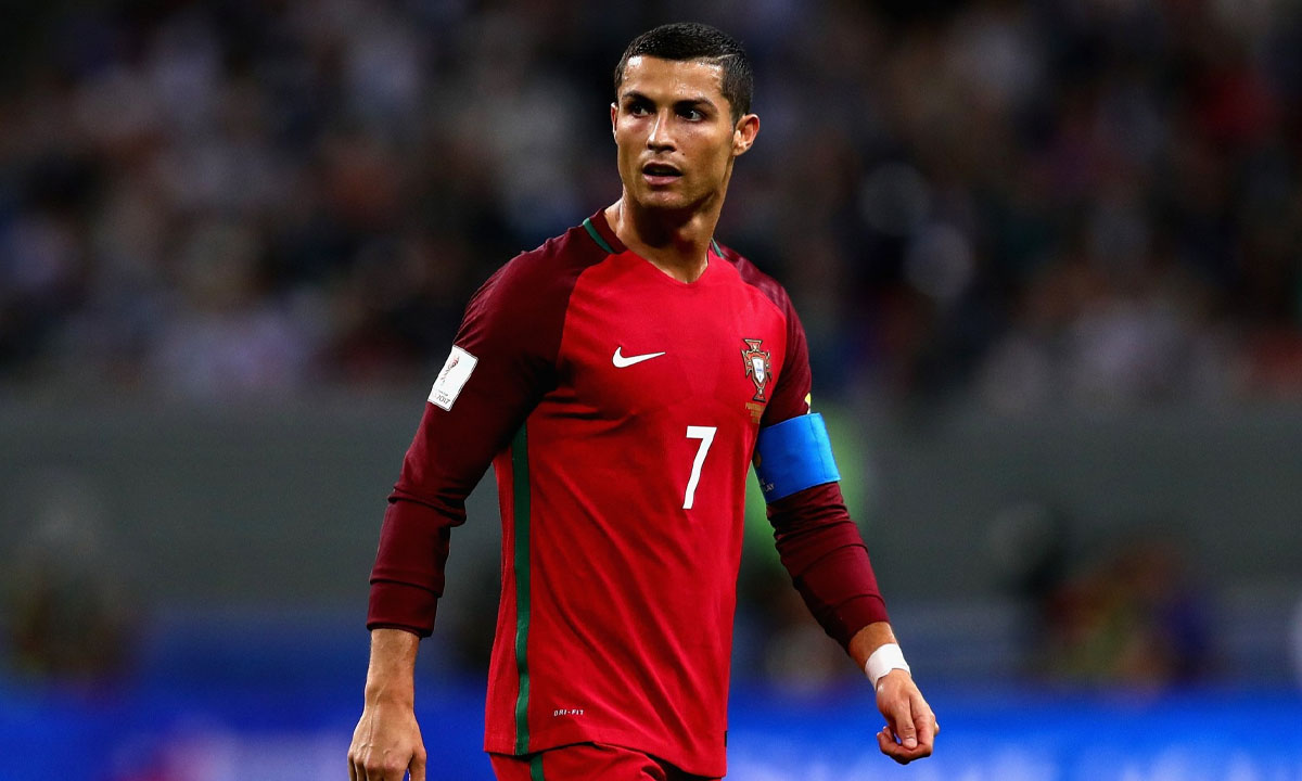 Kiểu tóc Ronaldo High Fade Side Swept